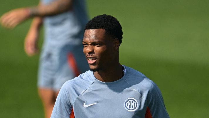 Inter, Dumfries assente al primo allenamento dell’Olanda: “Ritardo per motivi personali” - immagine 1