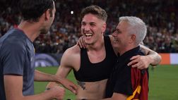 Mourinho compie gli anni: gli auguri di Zaniolo con la foto di Tirana