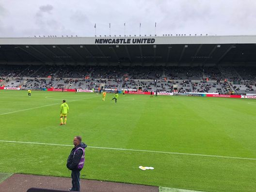 Cartoline da Newcastle: tifosi in festa, maglie vintage e… si rivede Boga- immagine 5