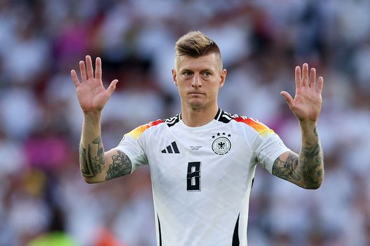 Kroos dopo il ritiro: 'Non voglio sedermi a una scrivania e filosofeggiare'