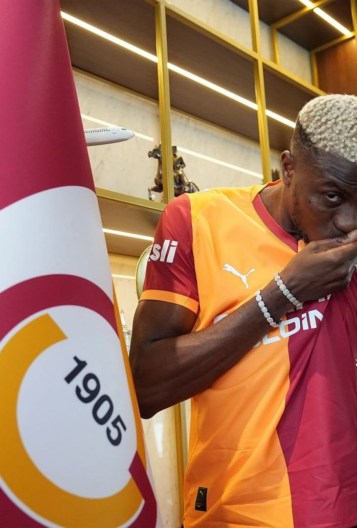 Osimhen, al Galatasaray fino al 2029! Gli scatti con il nuovo club – LA GALLERY - immagine 3