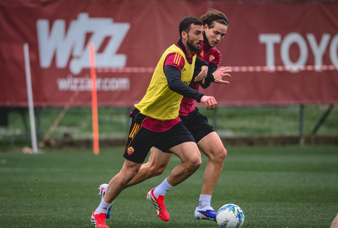 Trigoria, l’allenamento a -2 da Roma-Juventus: Dybala in gruppo – FOTO GALLERY - immagine 6