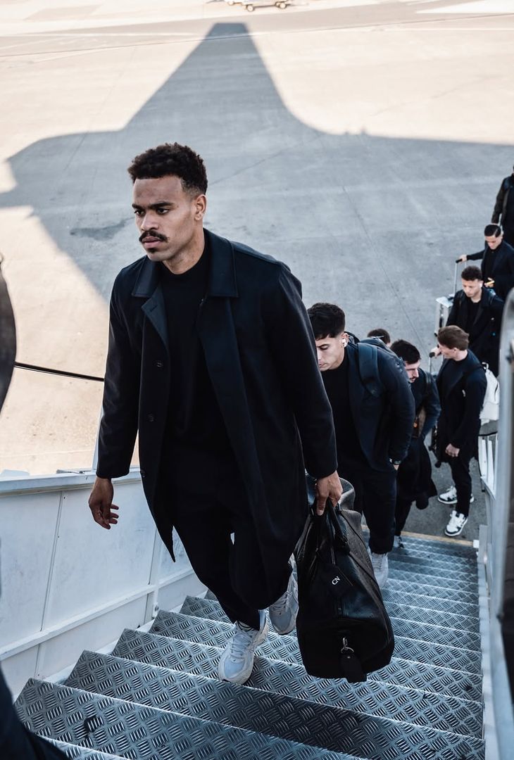 GALLERY Il Como aspetta Conte e i suoi: la partenza del Napoli da Capodichino - immagine 7