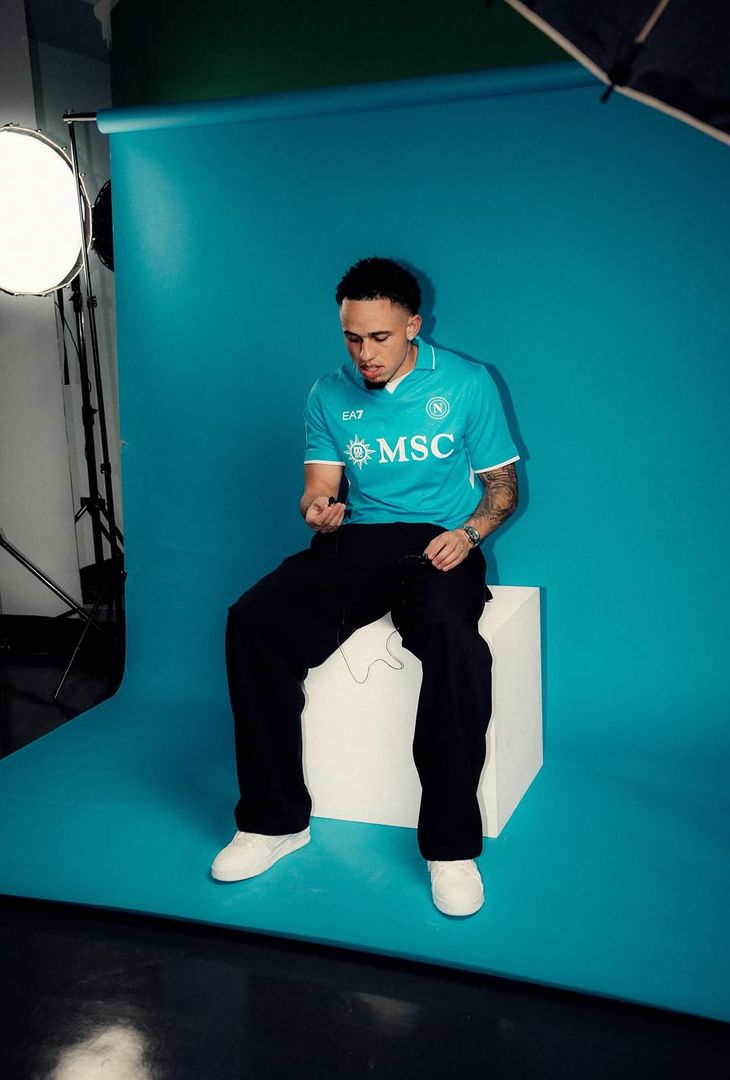 GALLERY Dal viaggio alla firma: le foto del primo giorno in azzurro di Okafor - immagine 4