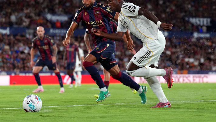 Real Madrid travolgente contro il Levante, scintille in campo con protagonista Vinicius - immagine 1