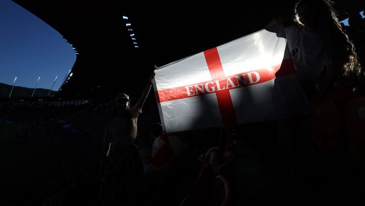 Follia in Inghilterra: tifoso si vende la casa per seguire la Nazionale ai Mondiali! - immagine 1