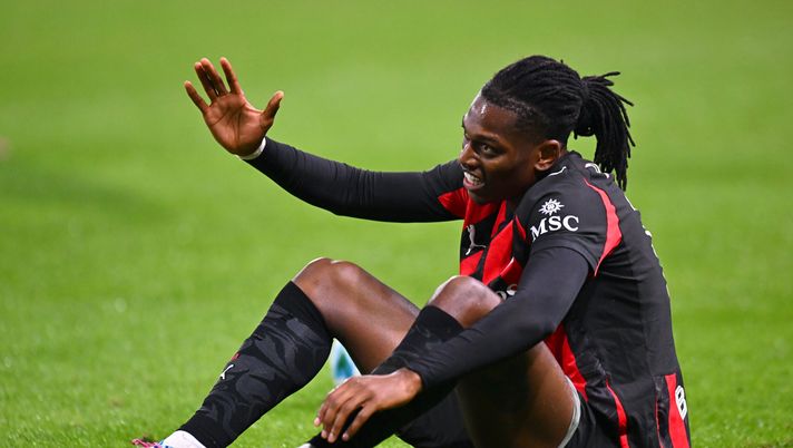 PARMA, ITALY - NOVEMBER 08: Rafael Leao of AC Milan reacts during the Serie A match between Parma Calcio 1913 and AC Milan at Stadio Ennio Tardini on November 08, 2025 in Parma, Italy. (Photo by Alessandro Sabattini/Getty Images) Leao, una scommessa vinta: nel silenzio del pareggio