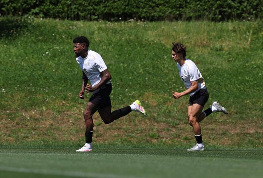 (Photo by Claudio Villa/AC Milan via Getty Images) Emerson Royal