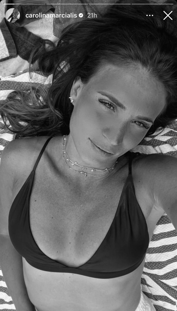 Carolina, selfie super sensuale. Lady Cassano incanta i social col suo scatto sexy- immagine 2