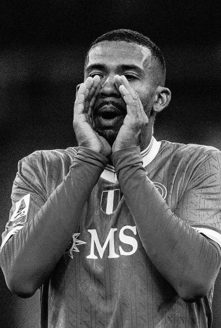 Il rammarico per i due gol subiti e la capacità di reagire mostrata soprattutto da Scott McTominay attraverso la doppietta personale: due facce della stessa medaglia che compongono il riassunto 'in bianco e nero' di Inter-Napoli realizzato dall'admin dell'account Instagram della compagine partenopea.