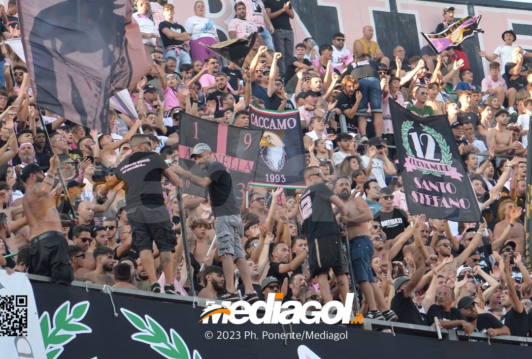 FOTOTIFO Palermo-Sudtirol 2-1, gli scatti ai tifosi al “Renzo Barbera” (GALLERY) - immagine 80