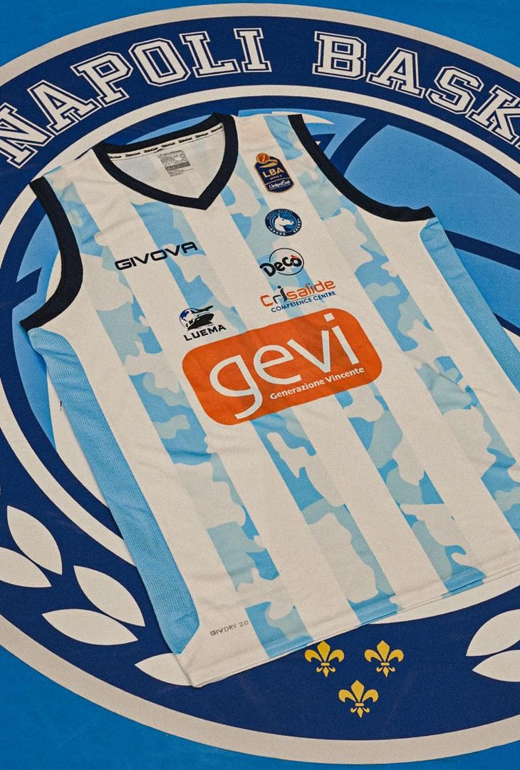Questa jersey verrà indossata in occasione della partita tra Gevi Napoli e Virtus Bologna, lunedì 30 Ottobre, giorno in cui ricorre il compleanno di Diego