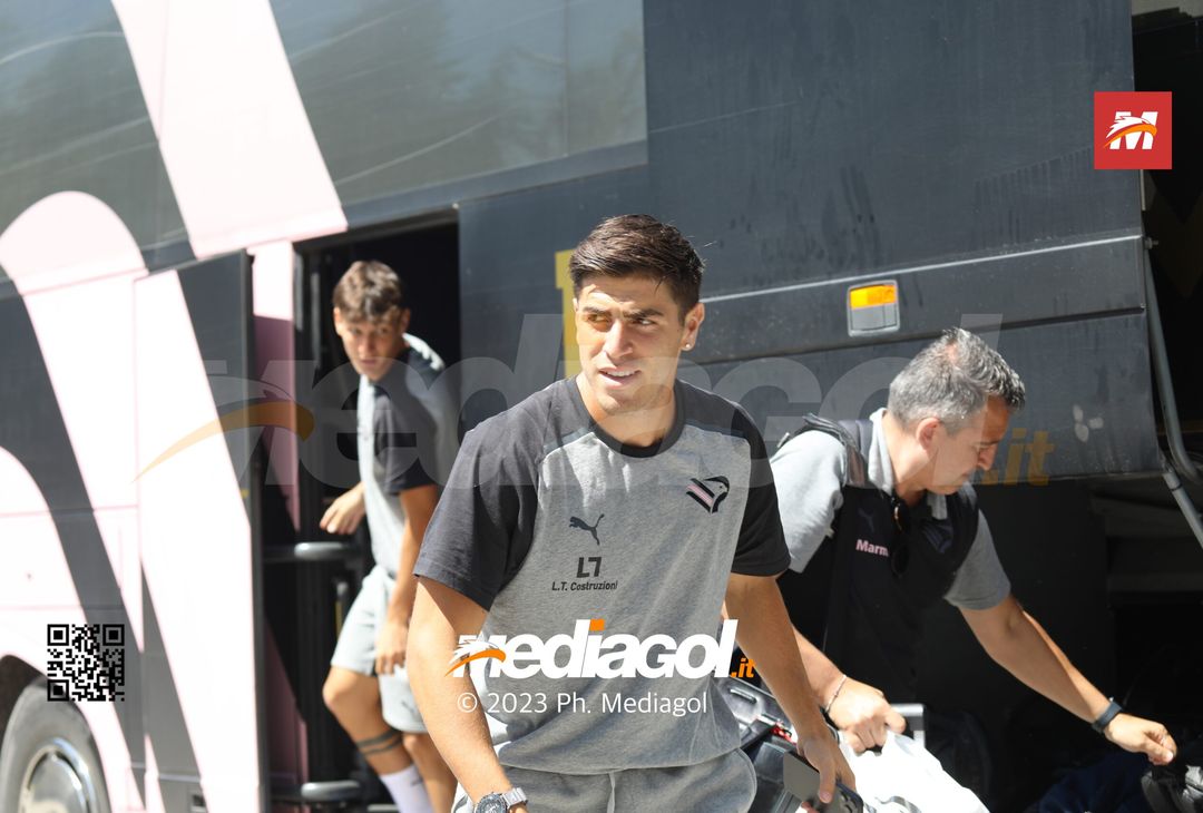FOTO Palermo, l’arrivo della squadra di Corini in ritiro (GALLERY) - immagine 9