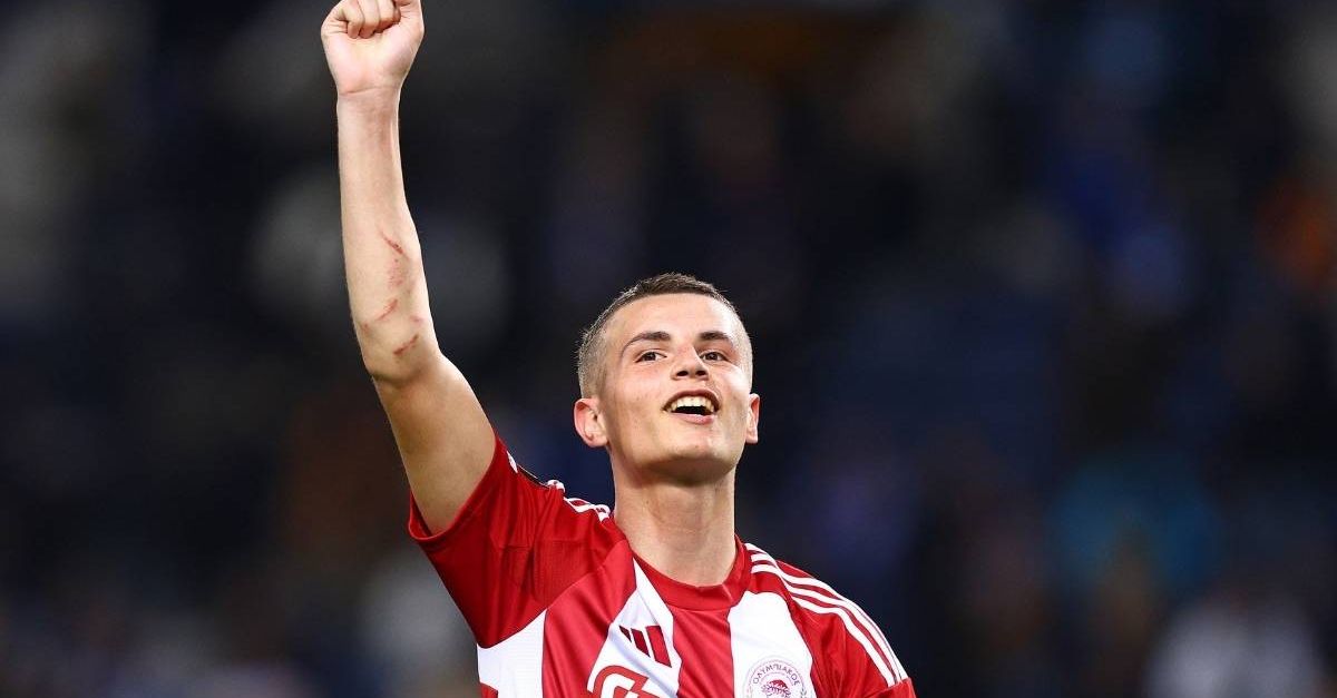 Milan, senti Mouzakitis: “Mi ispiro a Modric, è il mio idolo. Credo di aver visto …” Milan, senti Mouzakitis: “Mi ispiro a Modric, è il mio idolo. Credo di aver visto …”