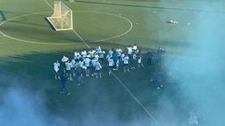 La Lazio entra in campo sommersa dall’amore dei tifosi – VIDEO
