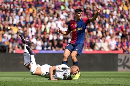 Gerard Martin durante una partita contro il Real Madrid (Photo by David Ramos/Getty Images) Europei U21, la Spagna avversaria dell’Italia perde per infortunio Gerard Martin- immagine 2