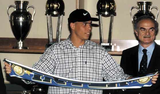 Ibrahimovic: “Ronaldo il Fenomeno è il miglior calciatore di tutti i tempi. Mi nascondevo…”- immagine 3