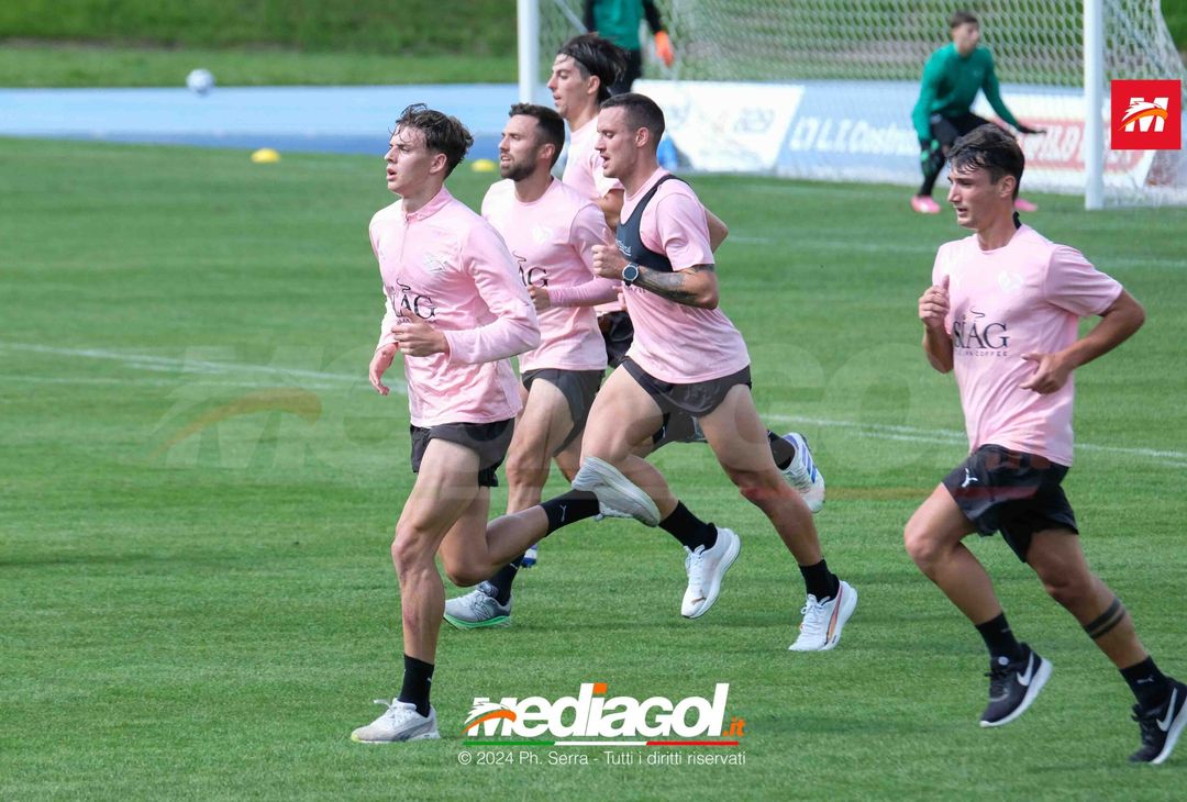 FOTO Ritiro Palermo, seduta mattutina ad Aquagranda (GALLERY) - immagine 28