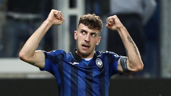 BERGAMO, ITALY - MAY 09: Matteo Ruggeri of Atalanta BC celebrates scoring his team's second goal during the UEFA Europa League 2023/24 Semi-Final second leg match between Atalanta BC and Olympique de Marseille at Stadio Atleti Azzurri d'Italia on May 09, 2024 in Bergamo, Italy. (Photo by Marco Luzzani/Getty Images) Atalanta, emergenza in difesa con l’Inter: ruolo inedito per Ruggeri e novità Bellanova - immagine 1