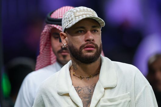 Neymar dell'Al Hilal durante la partita della Saudi Pro League tra Al-Hilal e Al-Raed presso il Kingdom Arena il 18 febbraio 2024 a Riyadh, Arabia Saudita. (Foto di Yasser Bakhsh/Getty Images) L'Al Hilal di Jorge Jesus non registra Neymar per il campionato saudita