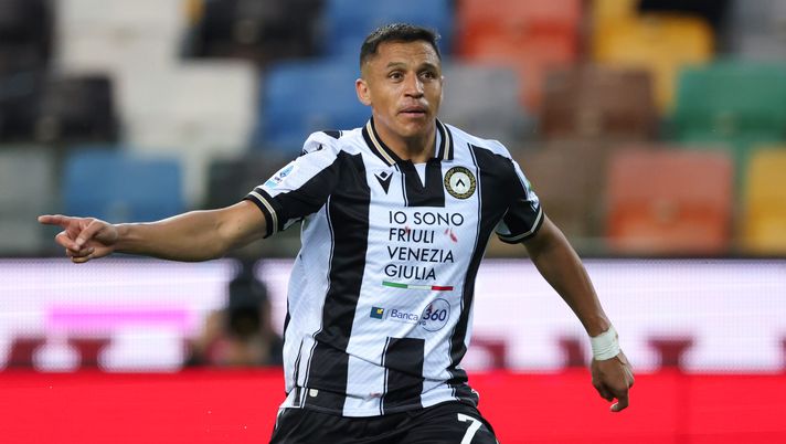 UDINE, ITALIA - 25 MAGGIO: Alexis Sanchez dell'Udinese durante la partita di Serie A tra Udinese e Fiorentina allo Stadio Friuli il 25 maggio 2025 a Udine, Italia. (Foto di Timothy Rogers/Getty Images) Alexis Sanchez Modric CR7