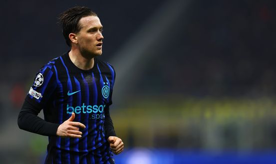 Piotr Zielinski in campo con indosso i colori dell'FC Internazionale Milano (stagione 2025/26)