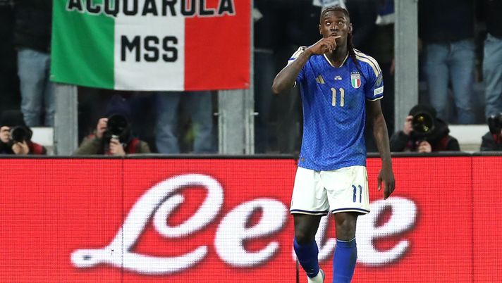 BERGAMO, ITALY - MARCH 26: Moise Kean of Italy celebrates their team's second goal during the FIFA World Cup 2026 European Qualifiers KO play-offs match between Italy and Northern Ireland at Stadio di Bergamo on March 26, 2026 in Bergamo, Italy. (Photo by Marco Luzzani/Getty Images) Amerini: “Kean meno coinvolto quest’anno. Vanoli? Paratici vorrà un suo tecnico” - immagine 1