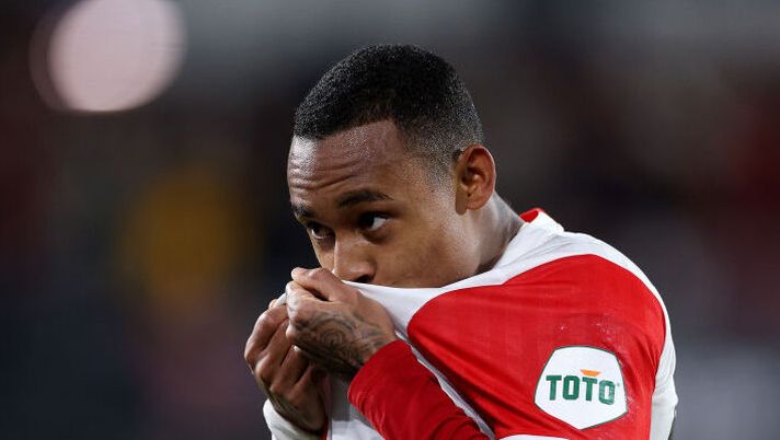 ROTTERDAM, NETHERLANDS - FEBRUARY 15: Igor Paixao of Feyenoord celebrates after scoring his team's first goal during the UEFA Europa League 2023/24 Knockout Round Play-offs First Leg match between Feyenoord and AS Roma at Feyenoord Stadium on February 15, 2024 in Rotterdam, Netherlands. (Photo by Dean Mouhtaropoulos/Getty Images) Moretto – Paixao proposto a questo club di Serie A. Ma il Leeds spinge fortissimo per lui - immagine 1