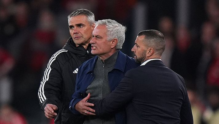 Benfica-Porto, Mourinho espulso e si sfoga: “Sono professionale, non traditore”- immagine 2