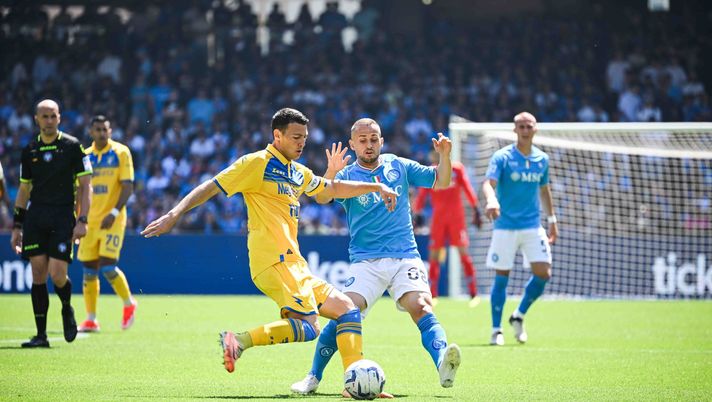 FOTO Napoli-Frosinone, lo splendido scatto che unisce i piccoli tifosi dei due club - immagine 1