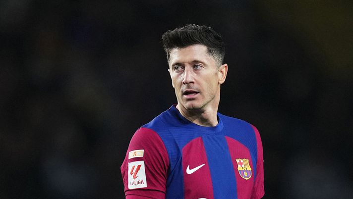 Robert Lewandowski, attaccante del Barcellona (Photo by Alex Caparros/Getty Images) Robert Lewandowski, attaccante del Barcellona