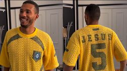 Regalo speciale per Juan Jesus: la bellissima maglia del Brasile personalizzata