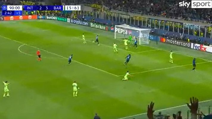 Tra le foto della gallery di Thuram ne spunta una tutta da ridere di Acerbi: “Ho avuto da fare”