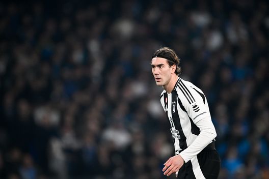 NAPLES, ITALY - JANUARY 25: Dusan Vlahovic of Juventus during the Serie A match between Napoli and Juventus at Stadio Diego Armando Maradona on January 25, 2025 in Naples, Italy. (Photo by Daniele Badolato - Juventus FC/Juventus FC via Getty Images) Roma-Juventus: analisi e pronostico- immagine 2