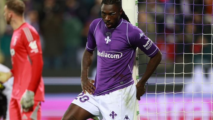 FLORENCE, ITALY - NOVEMBER 22: Moise Kean of ACF Fiorentina looks on during the Serie A match between ACF Fiorentina and Juventus FC at Artemio Franchi on November 22, 2025 in Florence, Italy. (Photo by Gabriele Maltinti/Getty Images) Polverosi: “Senza Kean, sarebbe stata la gara più noiosa del campionato” - immagine 1