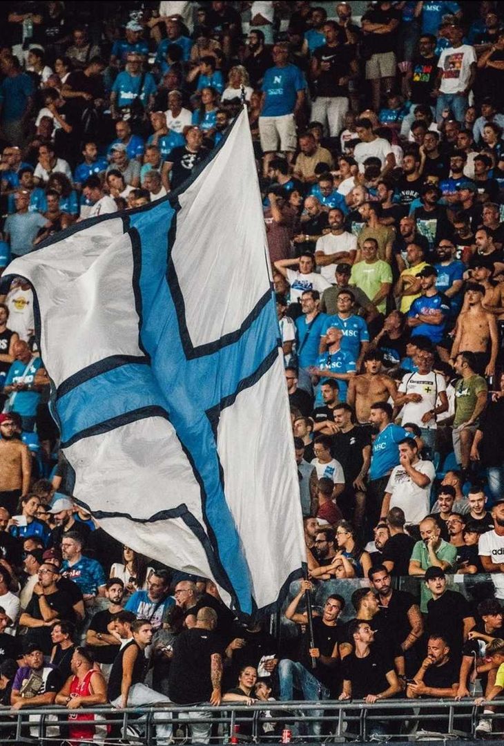 GALLERY Il Napoli esalta i tifosi azzurri sui social: “Il dodicesimo uomo in campo” - immagine 3