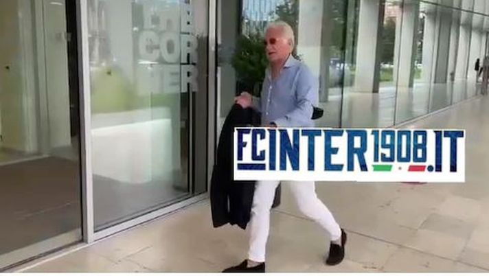 FCIN1908 / Inter, Tullio Tinti è appena arrivato in sede in viale della Liberazione - immagine 1