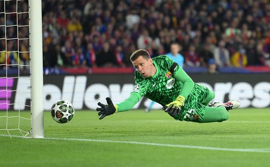 Szczesny in azione con la divisa del Barca. (Photo by David Ramos/Getty Images) Ter Stegen ha un problema alla schiena. Prosegue il calvario del tedesco?- immagine 4