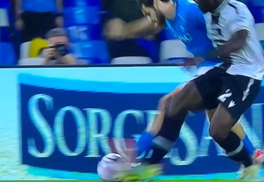 RILEGGI LIVE Napoli-Udinese 4-1, gli azzurri ritrovano i tre punti e Kvaratskhelia - immagine 5