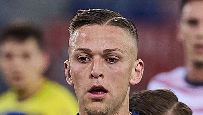 BOLOGNA, ITALY - OCTOBER 31: Jesper Karlsson of Bologna FC in action during the Coppa Italia match between Bologna and Hellas Verona at Stadio Renato Dall'Ara on October 31, 2023 in Bologna, Italy. (Photo by Emmanuele Ciancaglini/Getty Images) Gazzetta – Karlsson: quattro mesi per blindare il posto - immagine 1