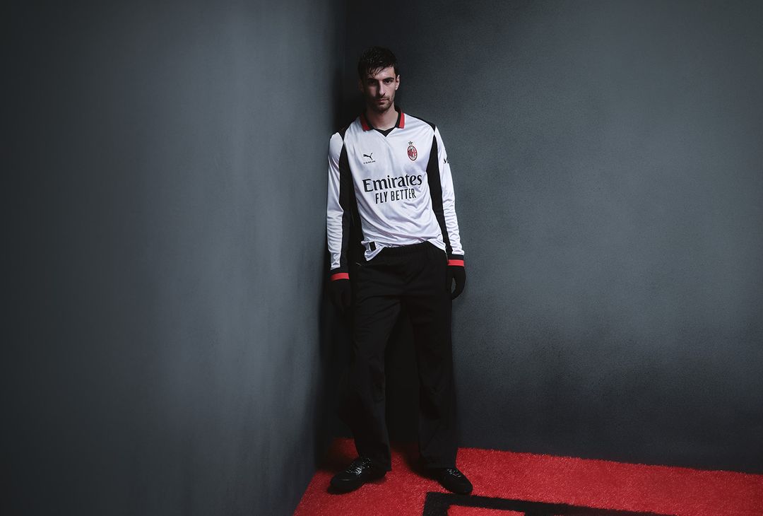 Nuova quarta maglia Milan 2025-2026 25 febbraio 2026