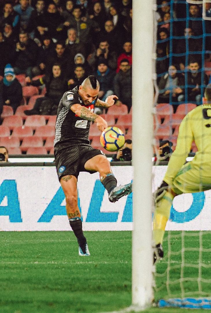 GALLERY Napoli-Milan, quante emozioni: gli scatti più belli delle sfide passate - immagine 8