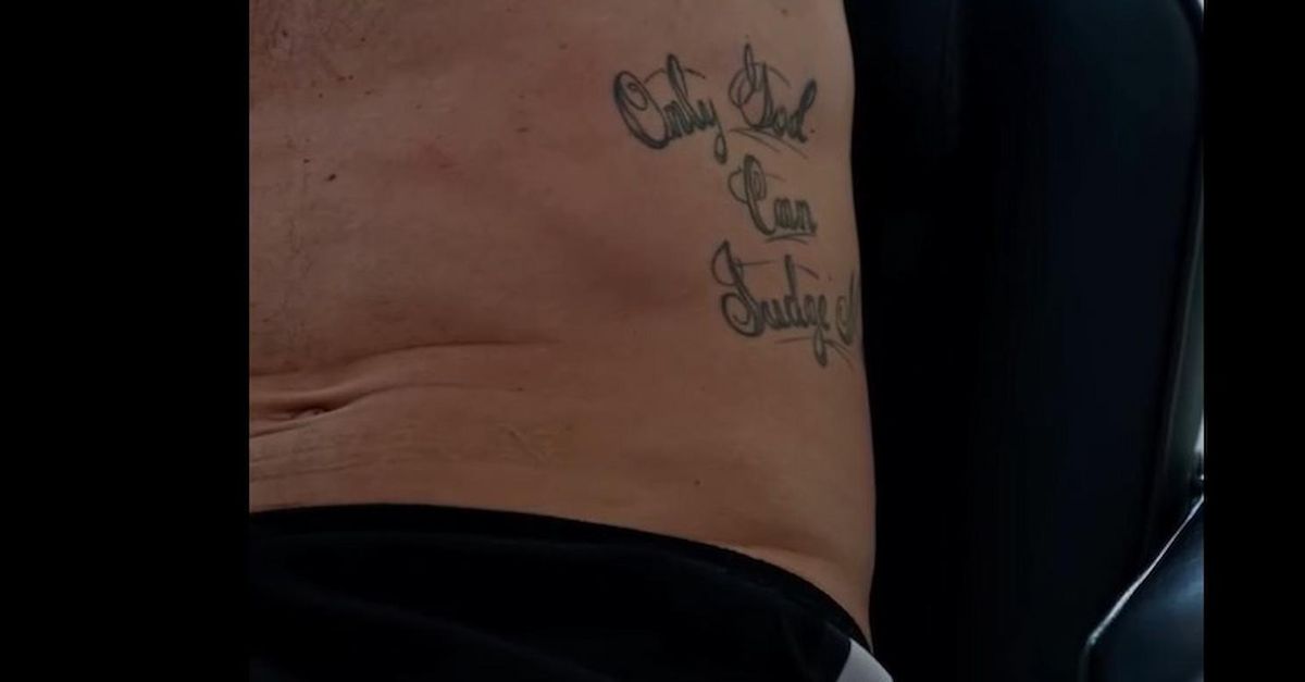 VIDEO / Ibra che dolore! Sui social mostra la sofferenza per rimuovere un tatuaggio VIDEO / Ibra che dolore! Sui social mostra la sofferenza per rimuovere un tatuaggio