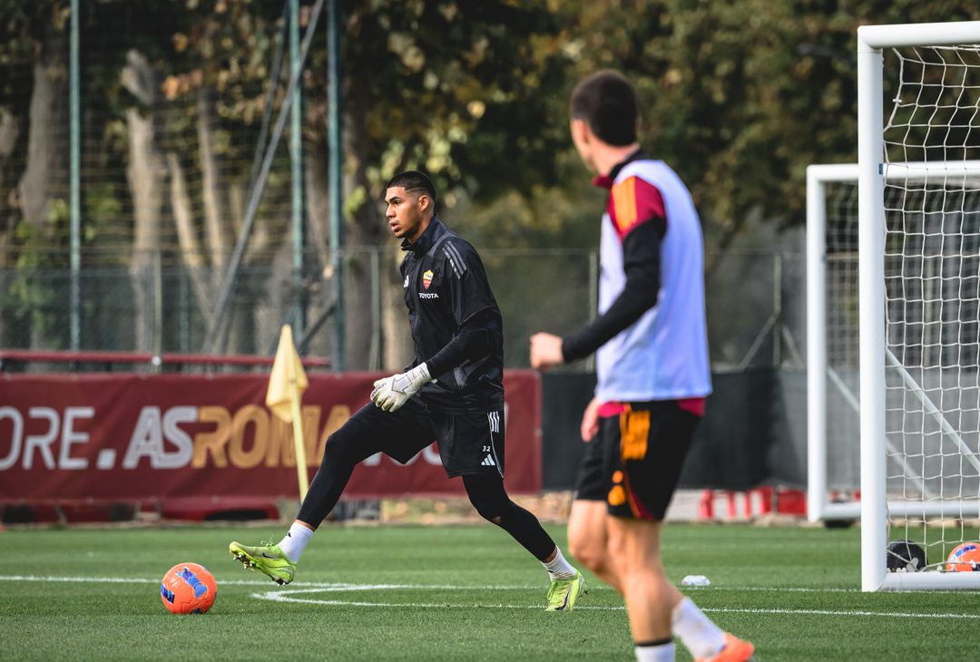 Trigoria, Roma in campo per l’allenamento del venerdì – FOTO GALLERY - immagine 6