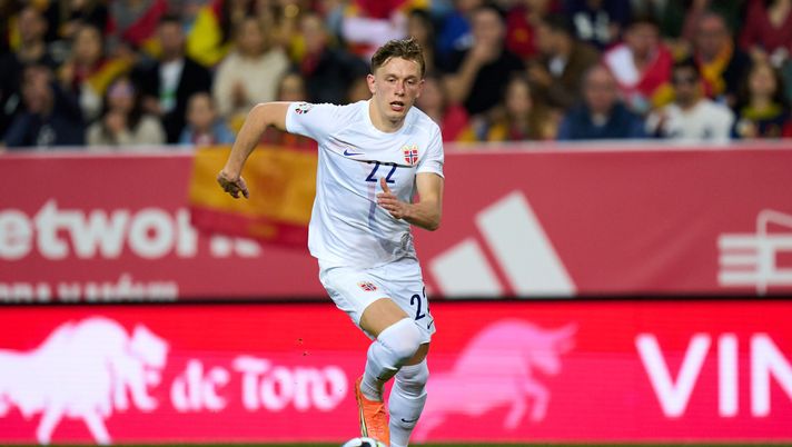 MALAGA, SPAIN - MARCH 25: Marcus Holmgren Pedersen of Norway in action during the UEFA EURO 2024 qualifying round group A match between Spain and Norway at La Rosaleda Stadium on March 25, 2023 in Malaga, Spain. (Photo by Angel Martinez/Getty Images) Nazionali: Pedersen titolare contro il Kazakistan, Coco non convocato- immagine 2