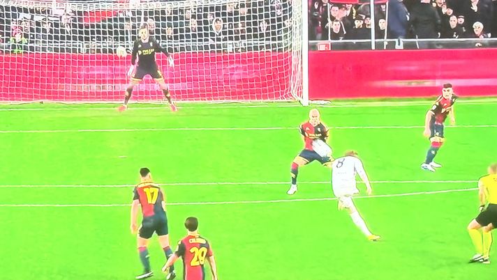 Genoa-Napoli 1-2, prodezza di McTominay! Eurogol dai 20 metri dello scozzese – VIDEO - immagine 1