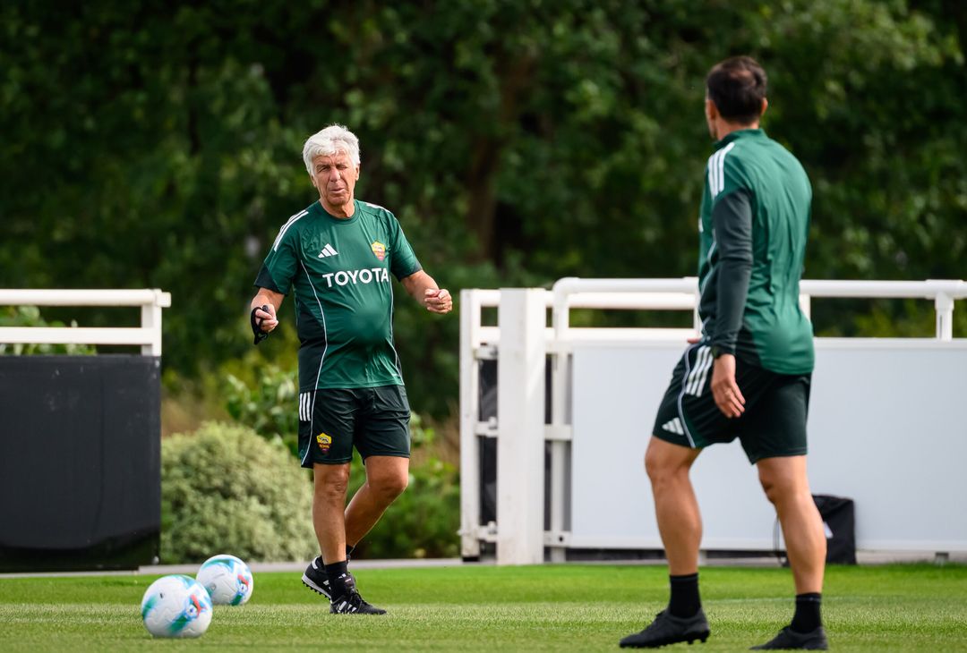 Roma, il primo allenamento al St. George’s Park – FOTO GALLERY - immagine 43