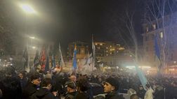 Lazio, i cori dei tifosi a Ponte Milvio – VIDEO