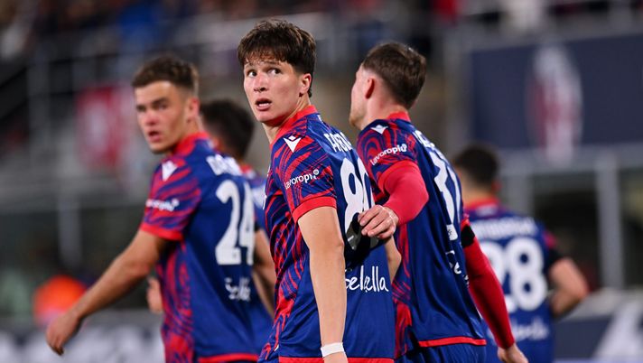 BOLOGNA, ITALY - APRIL 24: Giovanni Fabbian of Bologna celebrates scoring his team's first goal during the coppa Italia Semi Final match between Bologna FC and Empoli at Renato Dall'Ara Stadium on April 24, 2025 in Bologna, Italy. (Photo by Alessandro Sabattini/Getty Images) Chi vuole Sottil? Piace al Bologna, con Fabbian come opzione. Ma serve tempo - immagine 1