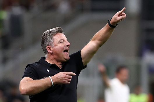 MILAN, ITALY - AUGUST 31: Kosta Runjaic, Head Coach of Udinese reacts during the Serie A match between FC Internazionale and Udinese Calcio at Giuseppe Meazza Stadium on August 31, 2025 in Milan, Italy. (Photo by Marco Luzzani/Getty Images) galeone-udinese-messaggero-veneto-intervista-serie-a-allegri-runjaic
